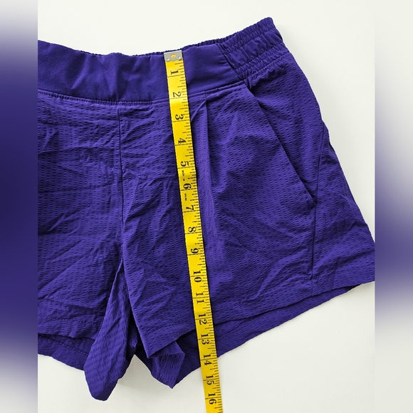 Women’s Athleta Size 4 Textured Brooklyn Short Purple Pockets - Picture 9 of 10